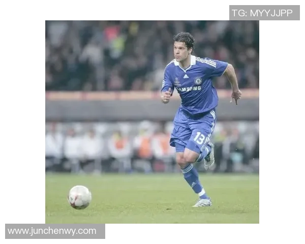 三十号足球明星的辉煌历程与传奇瞬间揭秘 三十号足球明星的辉煌历程与传奇瞬间揭秘