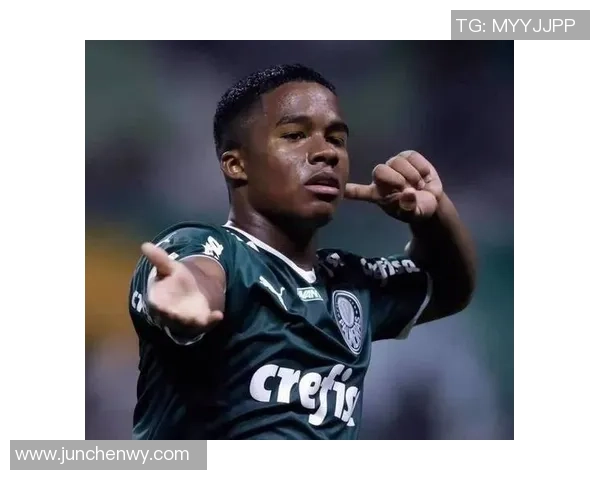 足球明星时尚穿搭引领潮流女孩们的时尚灵感与搭配技巧分享 足球明星时尚穿搭引领潮流女孩们的时尚灵感与搭配技巧分享